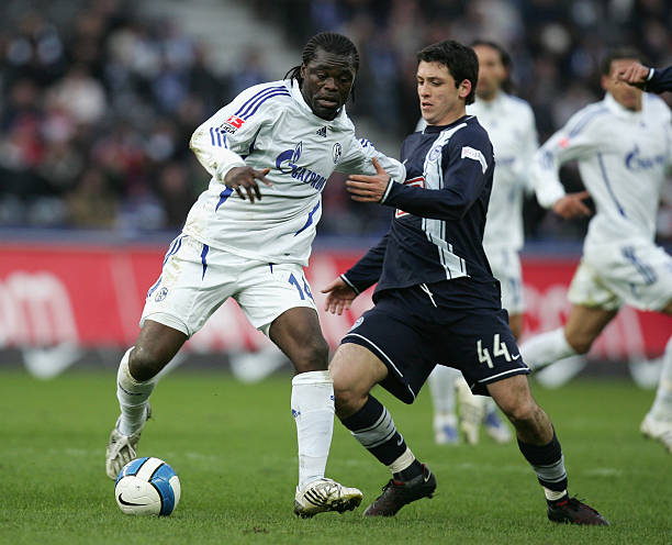 而是深谙沟 而是深谙沟