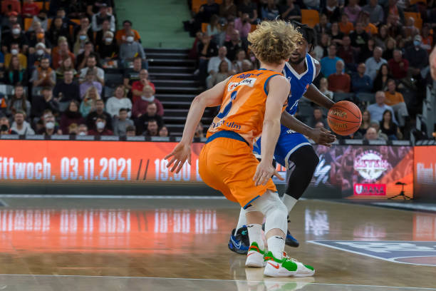 对抗激烈的 对抗激烈的