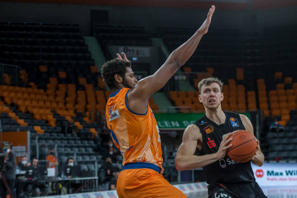 红土上进行 红土上进行